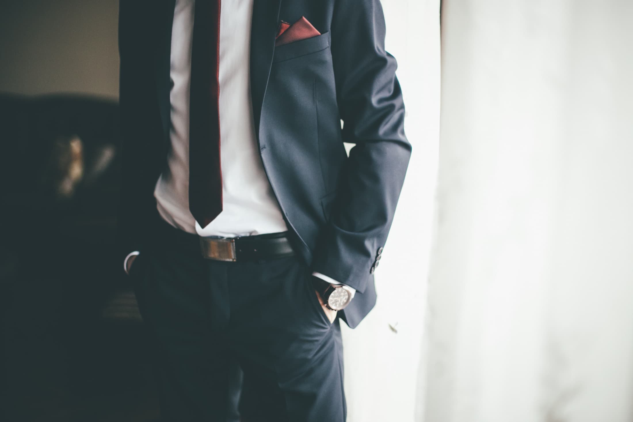 Tailored navy suit detail